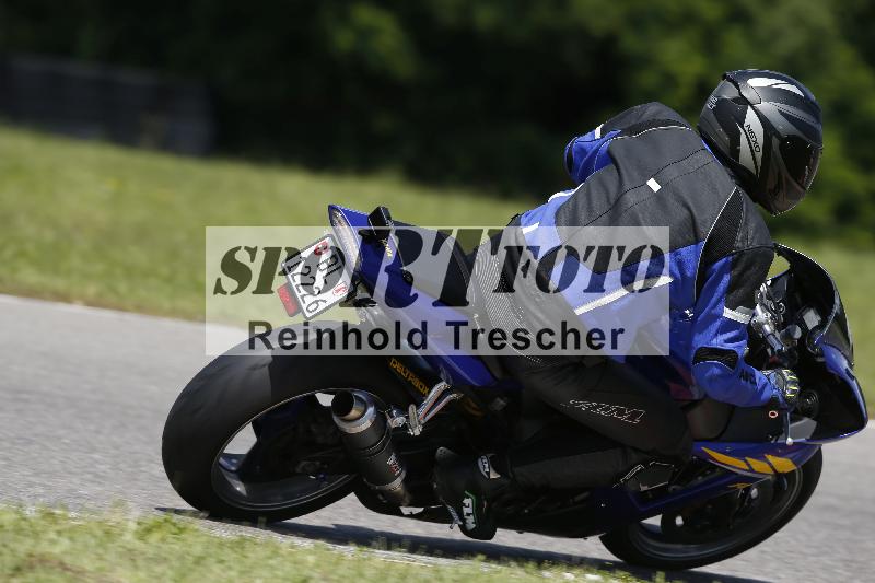 /Archiv-2024/29 12.06.2024 MOTO.CH Track Day ADR/Gruppe blau/20